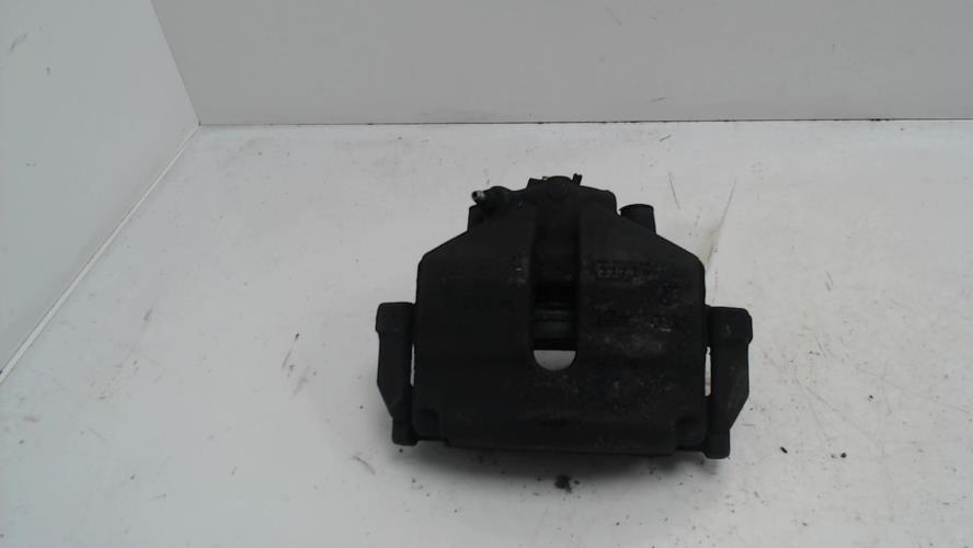 Etrier avant droit...