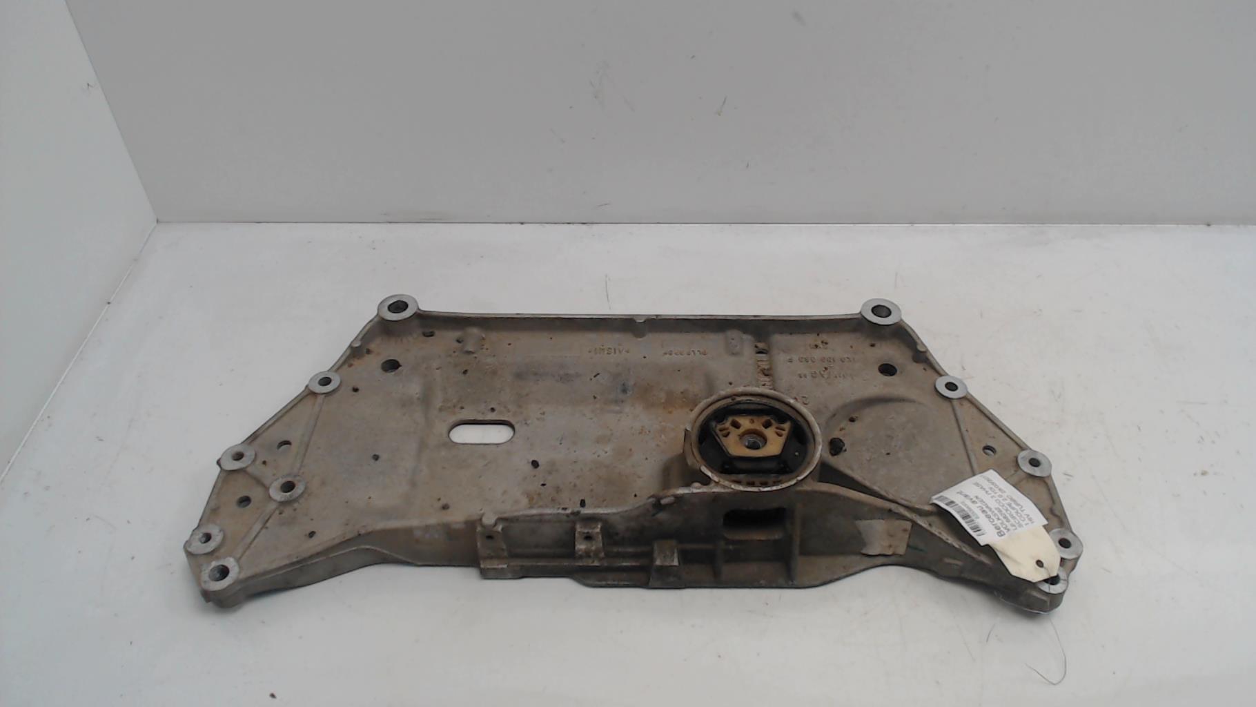 Berceau avant VOLKSWAGEN SCIROCCO 3 PHASE 1 COUPE Diesel - 1