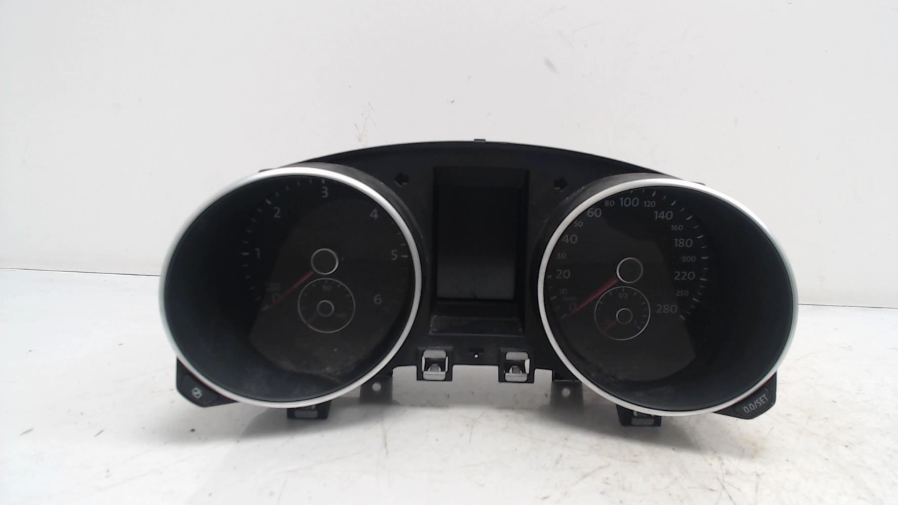 Compteur VOLKSWAGEN GOLF 6 Diesel - 1