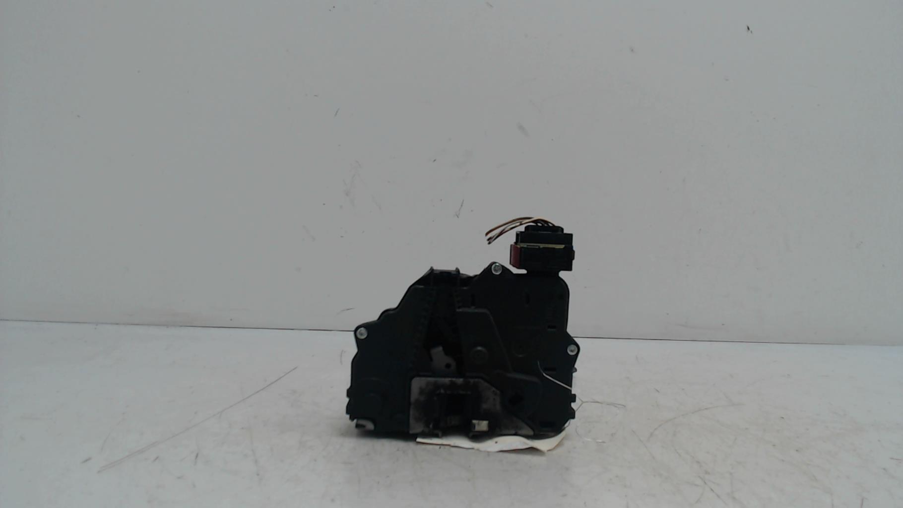 Serrure avant droit OPEL CORSA D PHASE 1 Diesel - 1