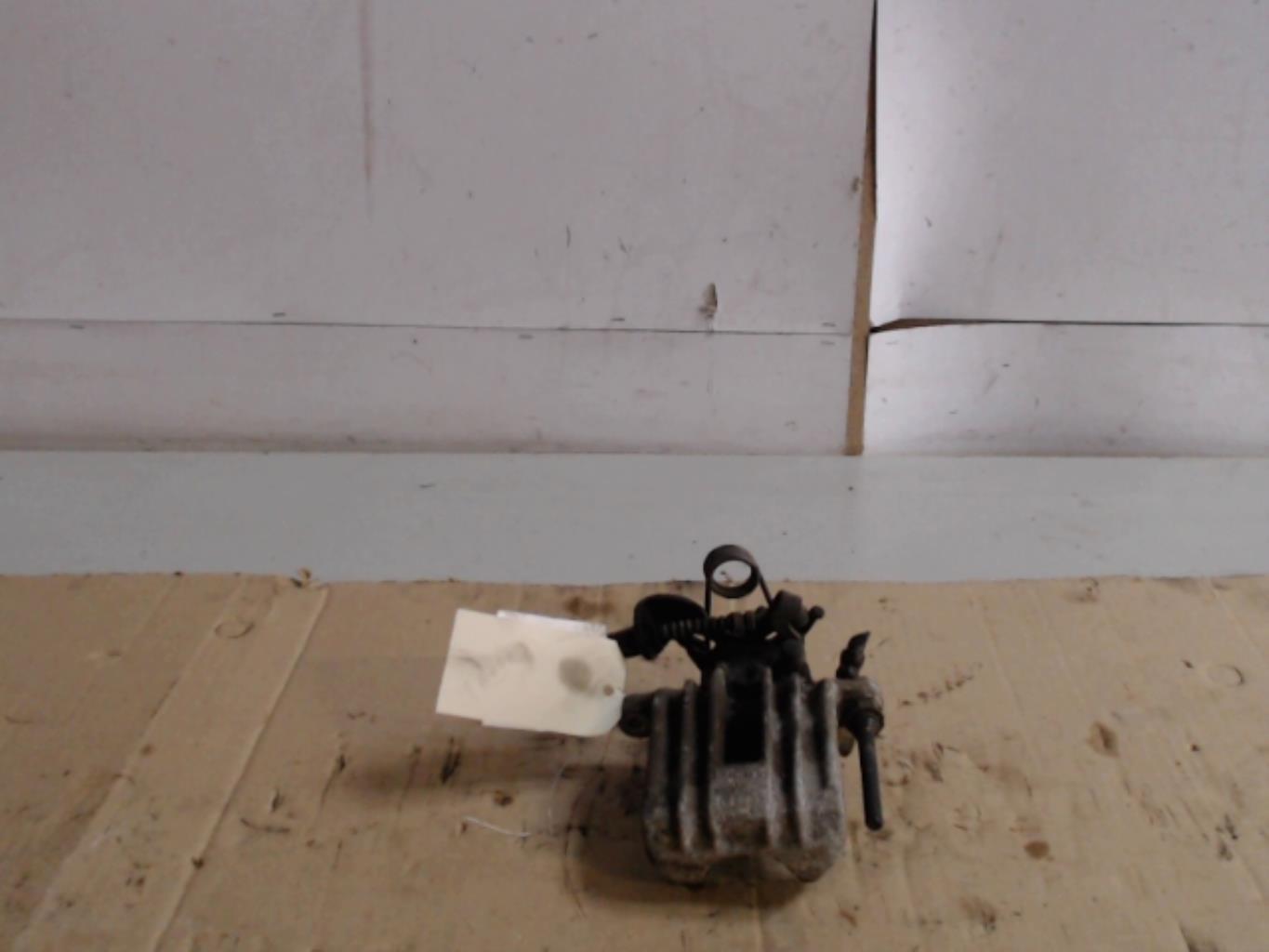 Etrier arriere droit (freinage) AUDI A4 2 AVANT PHASE 1 BREAK Diesel - 1