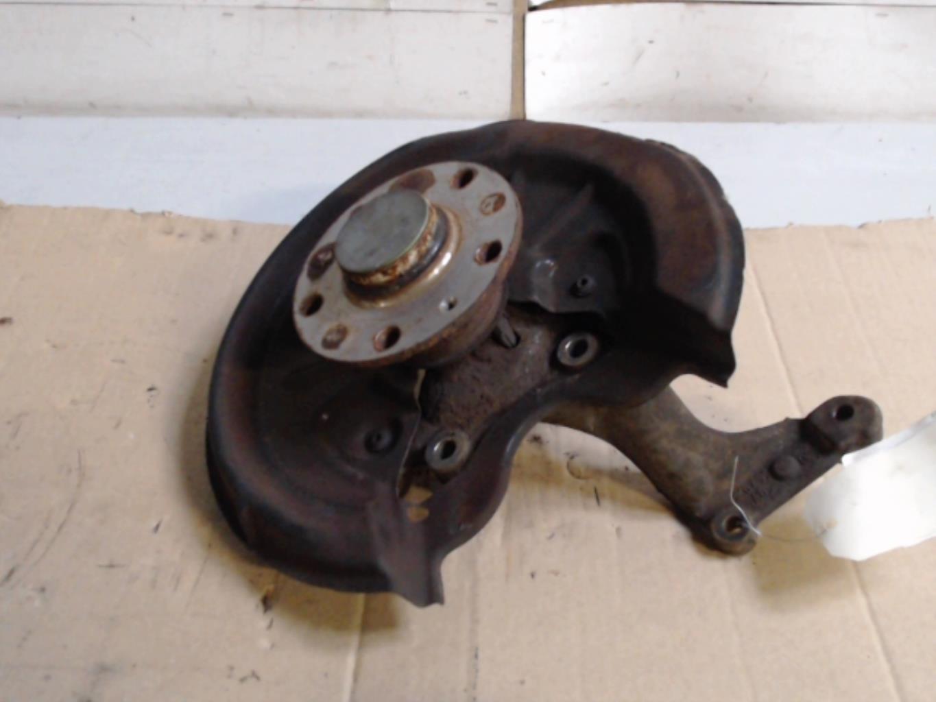 Fusee arriere gauche VOLKSWAGEN GOLF 6 Diesel - 1