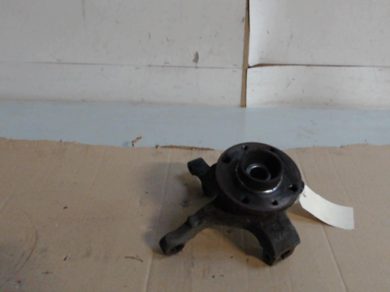 Fusee avant droit DACIA SANDERO 1 Diesel - 1