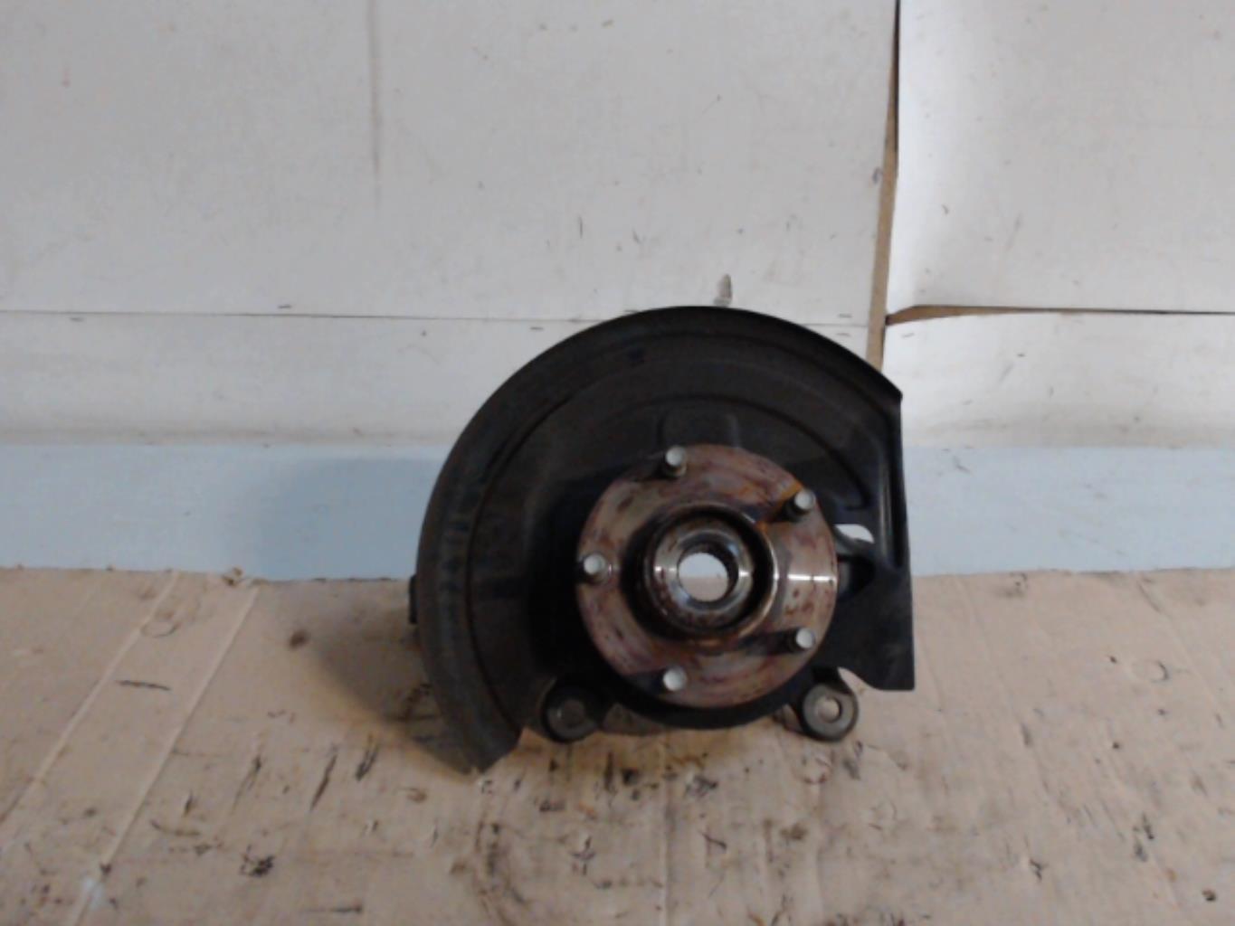 Fusee avant gauche NISSAN JUKE 1 PHASE 1 Diesel - 1