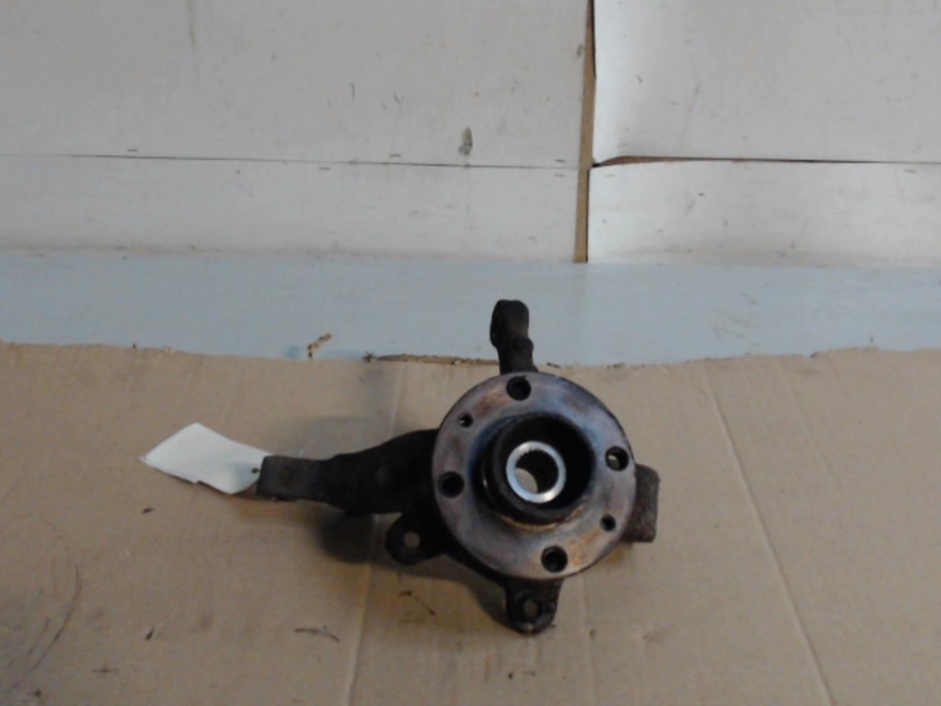 Fusee avant gauche DACIA SANDERO 1 Diesel - 1