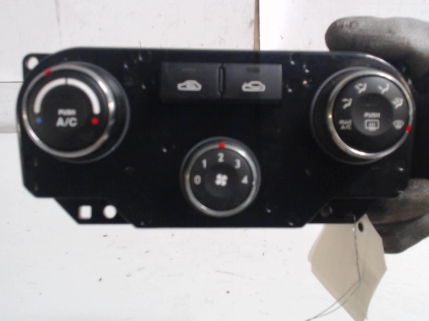 Commande chauffage HYUNDAI COUPE 2 PHASE 3 Essence - 1