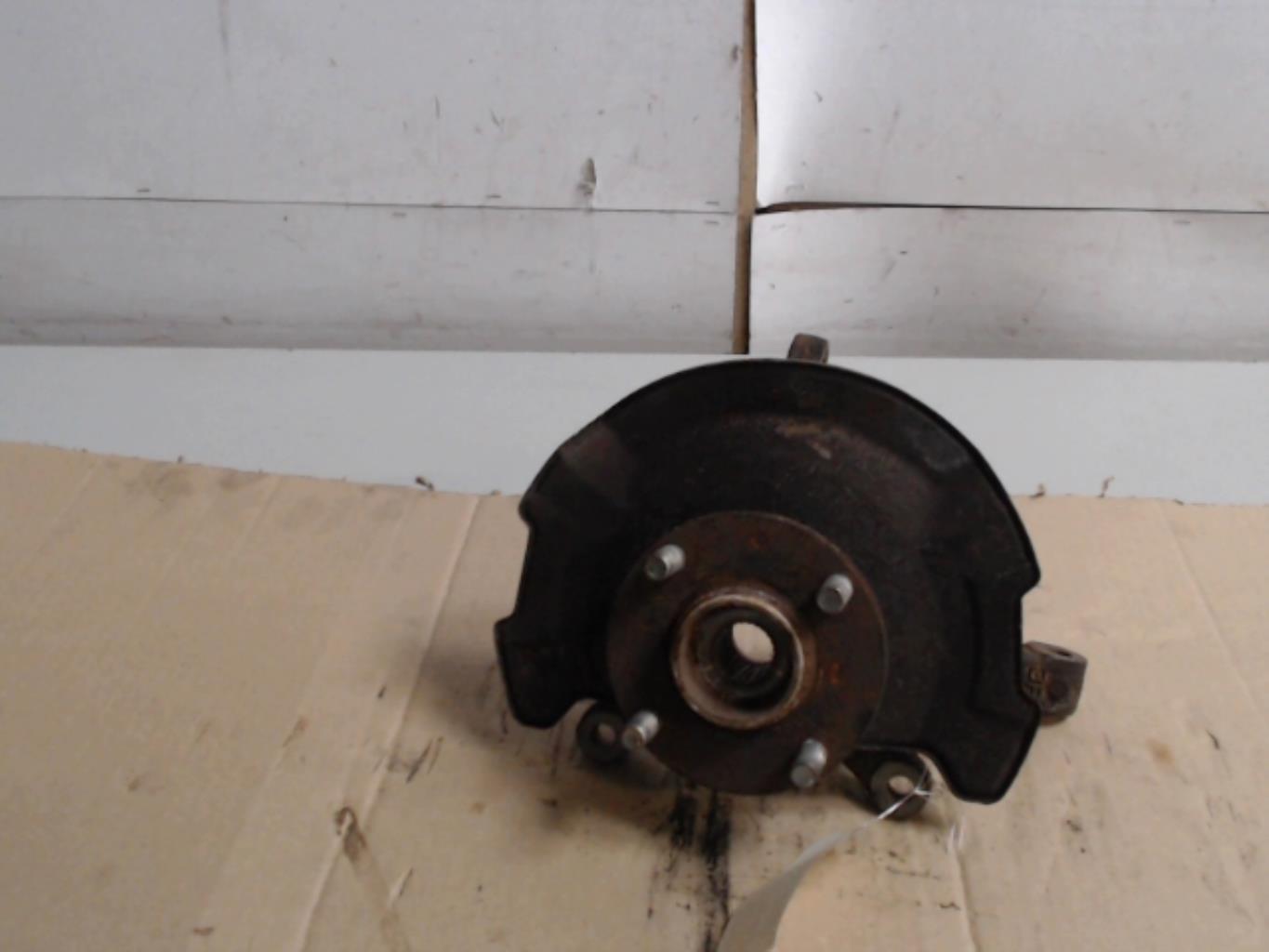 Fusee avant droit SUZUKI SWIFT 3 Essence - 1