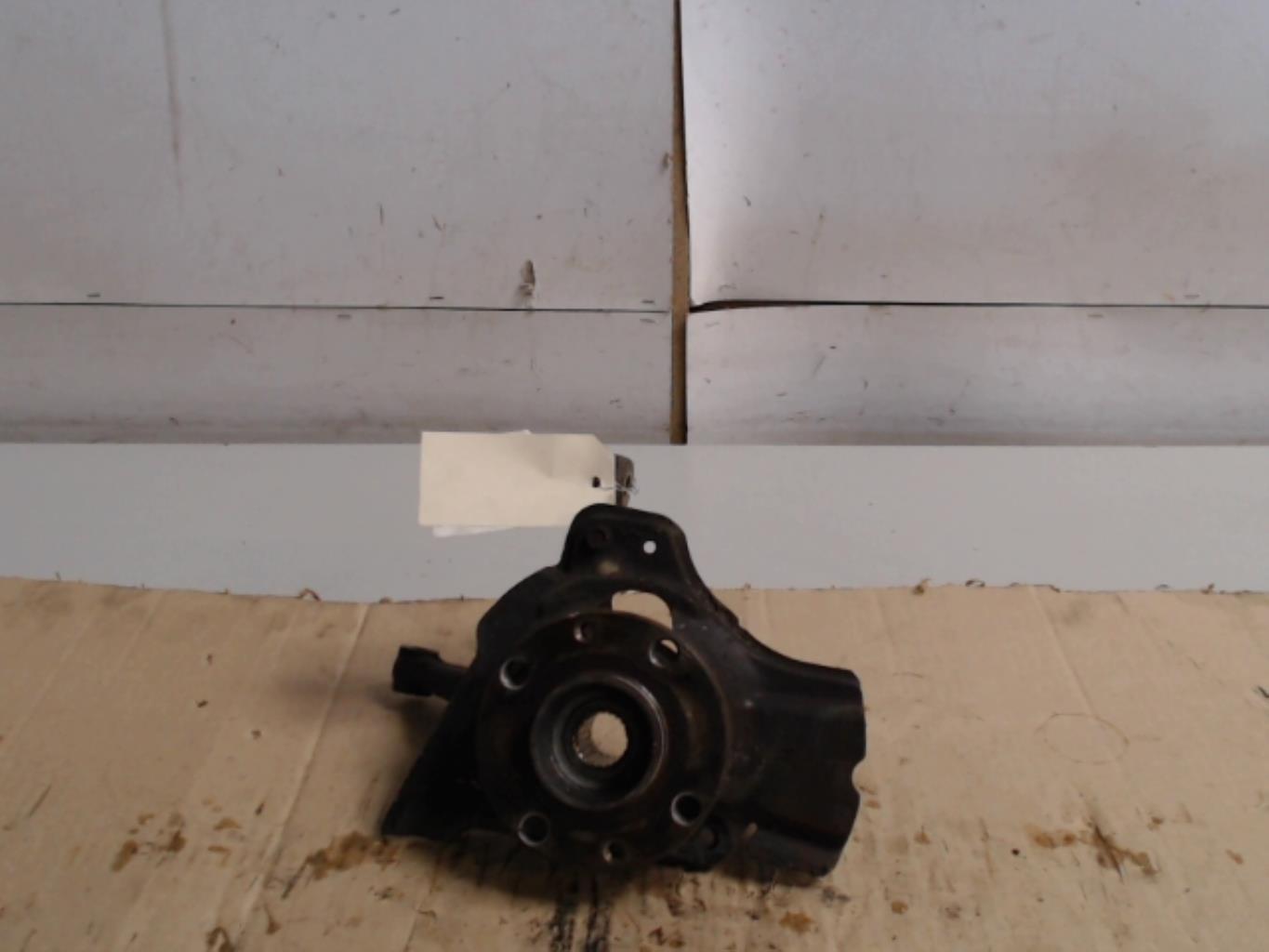 Fusee avant gauche FIAT PUNTO 2 PHASE 1  - 1