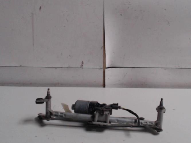 Moteur essuie glace avant -...