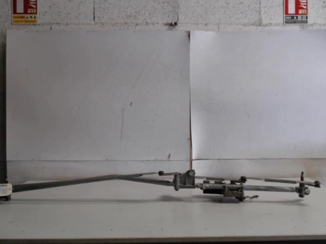 Moteur essuie glace avant -...