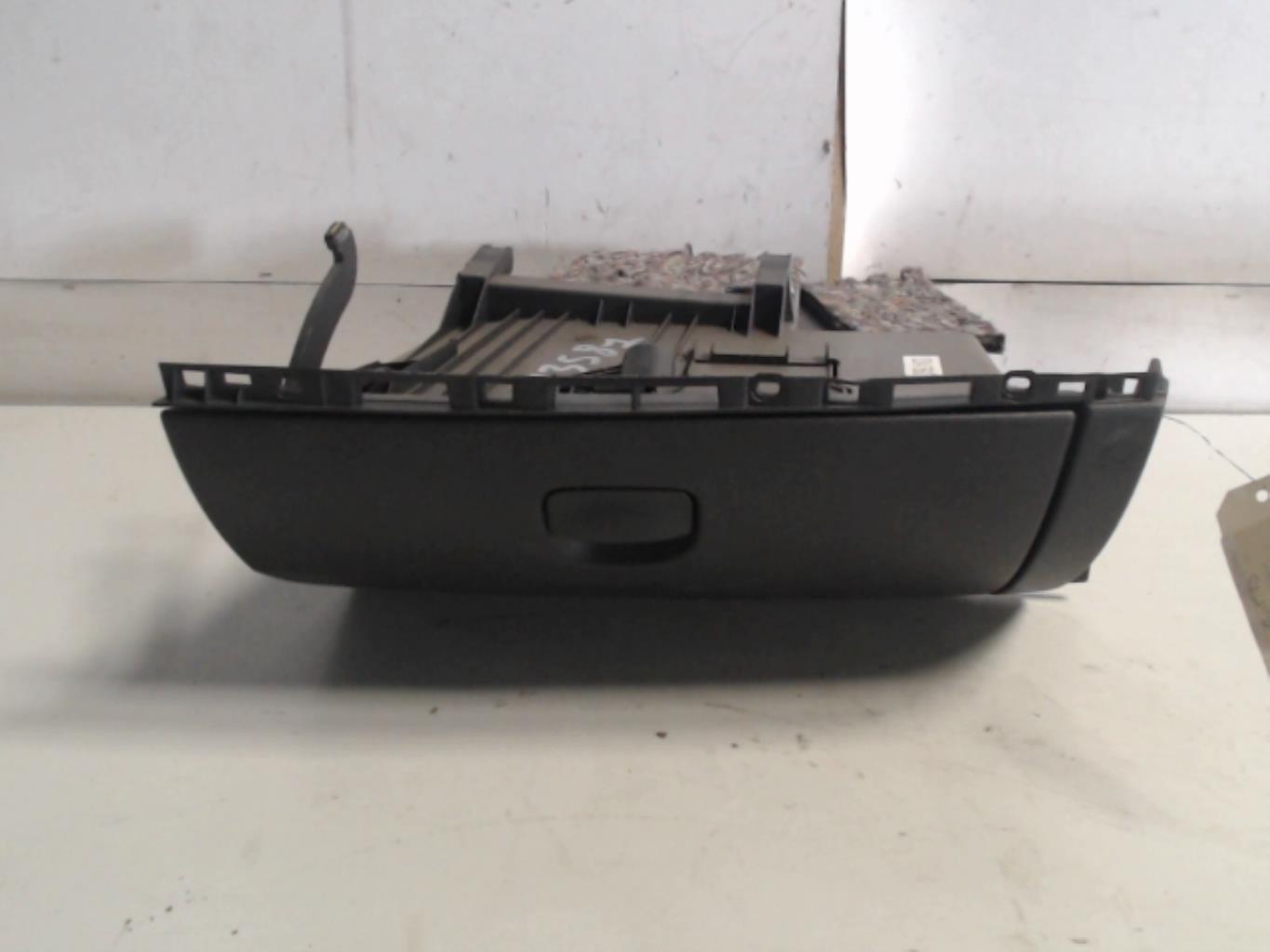 Boite a gants RENAULT CLIO 3 PHASE 2 BREAK Diesel - 1