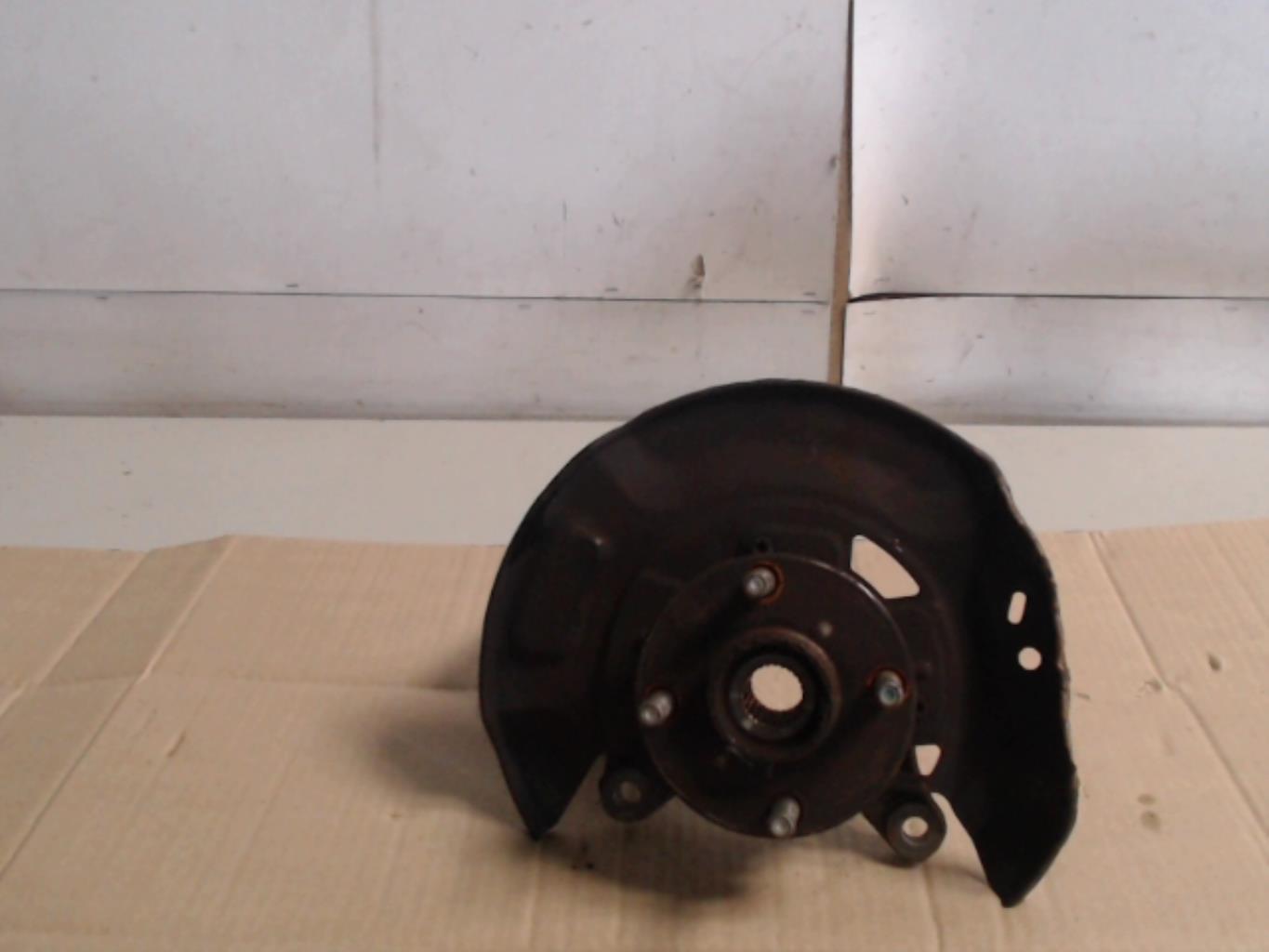 Fusee avant gauche TOYOTA YARIS 3 PHASE 1 Diesel - 1