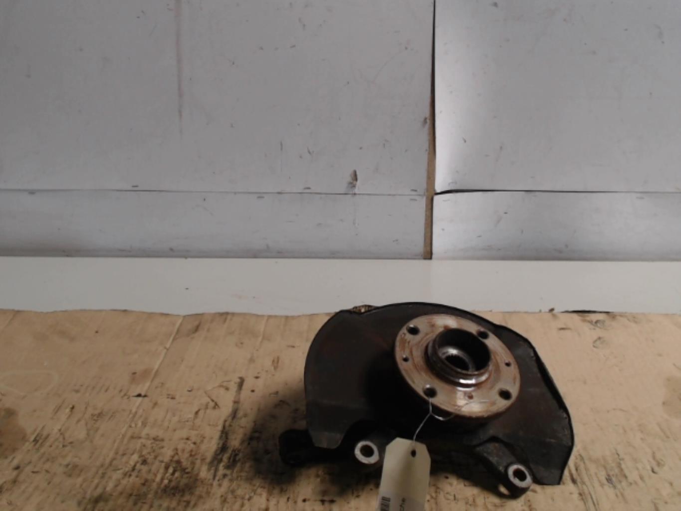 Fusee avant gauche OPEL AGILA A Essence - 1