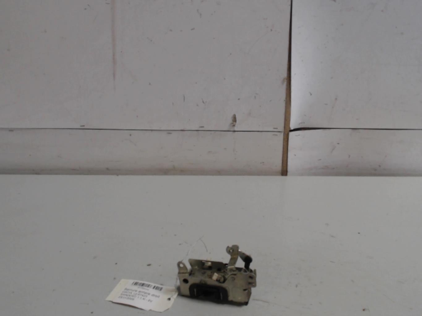 Serrure arriere droit DACIA SANDERO 1 Essence/GPL - 1