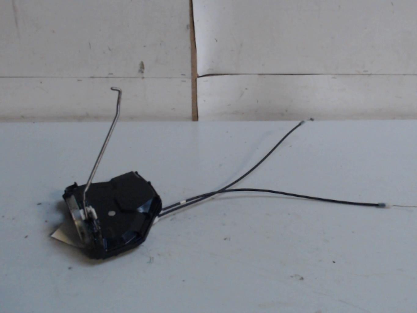 Serrure avant droit SUZUKI SWIFT 3 Essence - 1