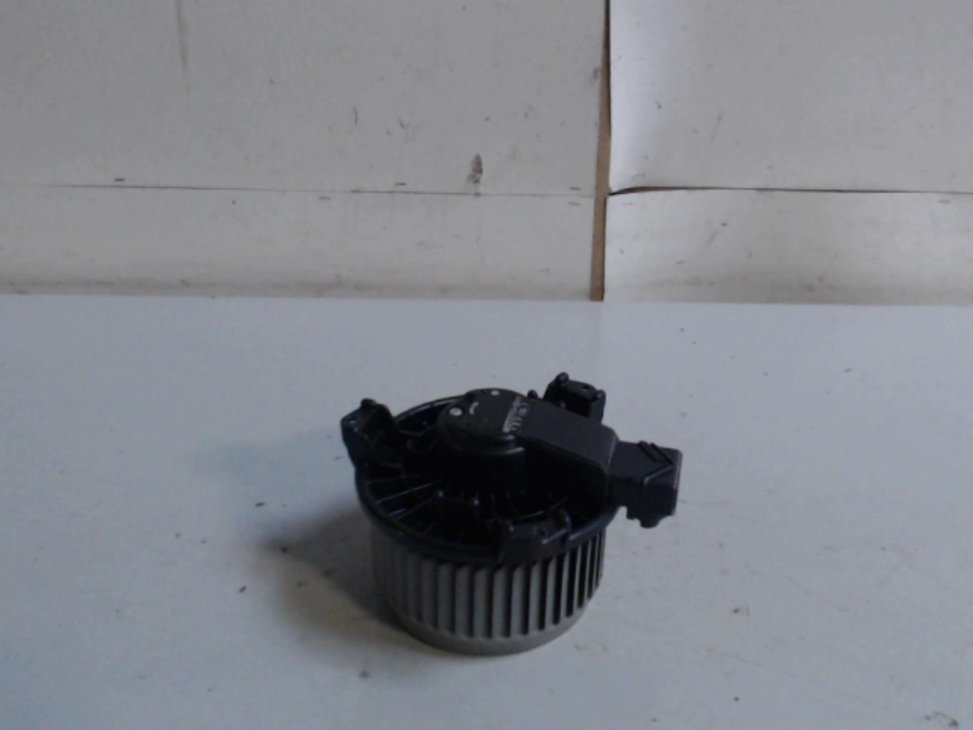 Ventilateur chauffage SUZUKI SWIFT 3 Essence - 1
