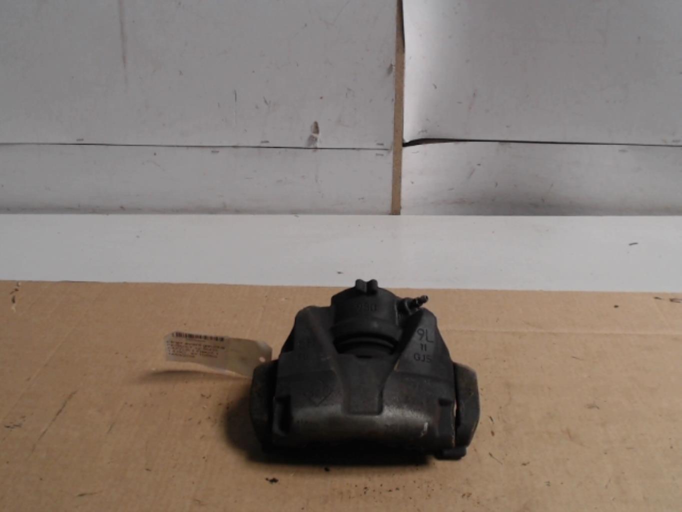 Etrier avant gauche (freinage) RENAULT CAPTUR 1 PHASE 1 Diesel - 1