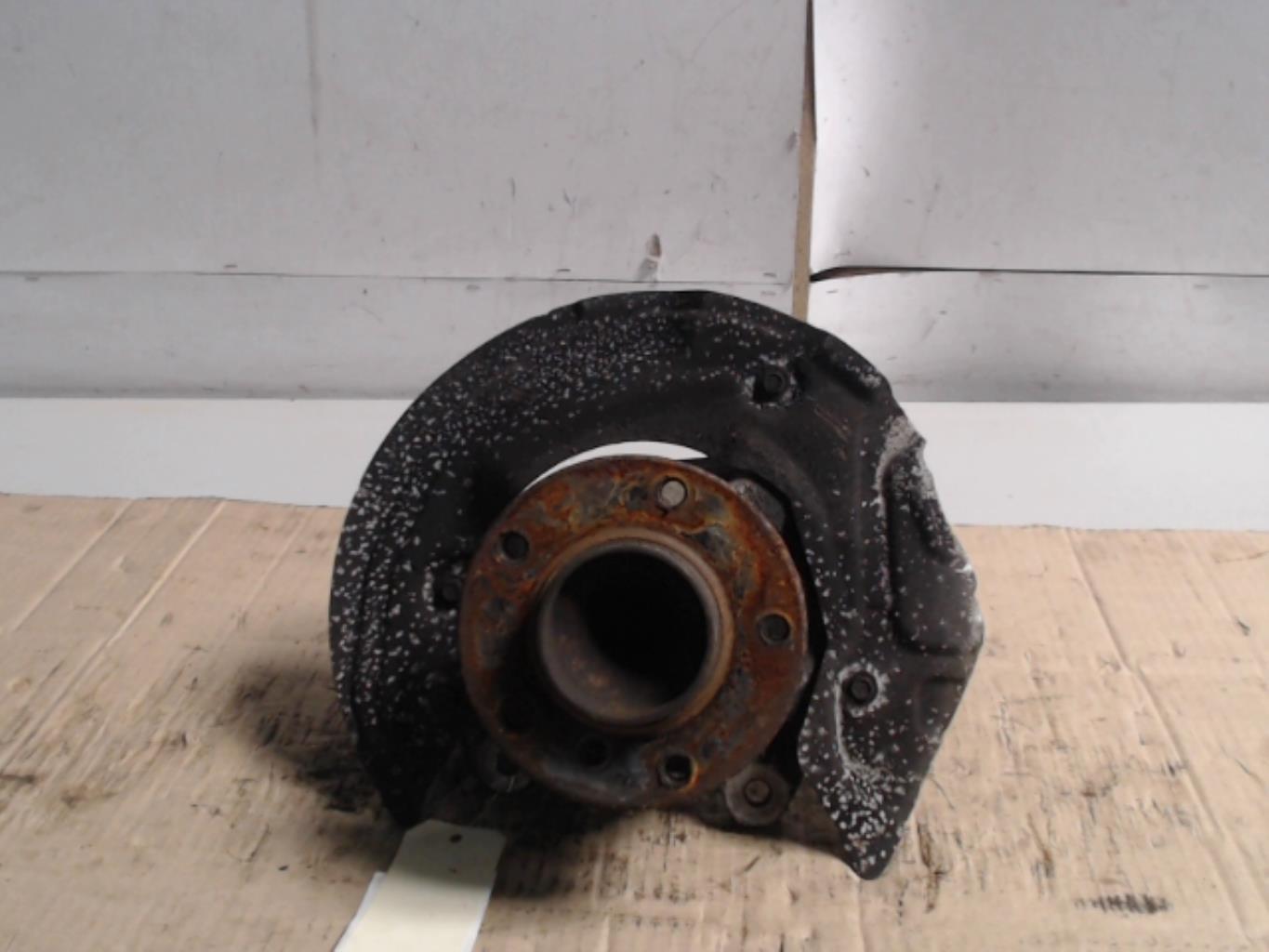 Fusee avant droit BMW SERIE 1 E87 PHASE 1 Diesel - 1
