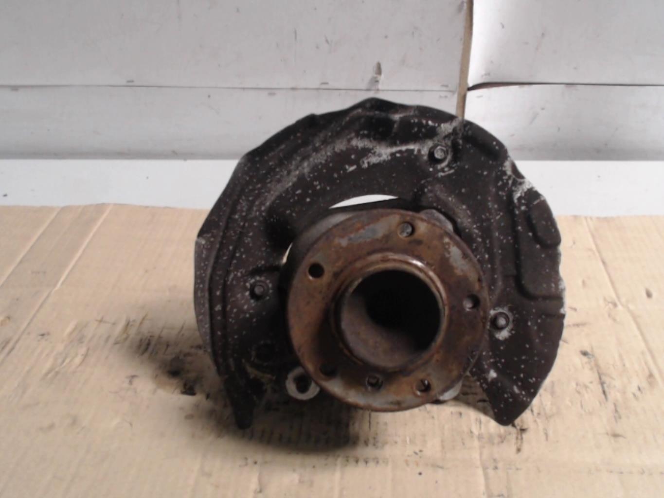 Fusee avant droit BMW SERIE 1 E87 PHASE 2  - 1