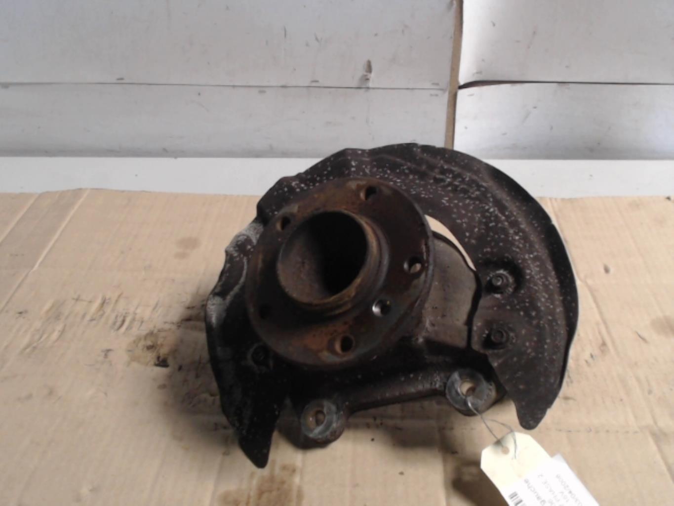 Fusee avant gauche BMW SERIE 1 E87 PHASE 2  - 1