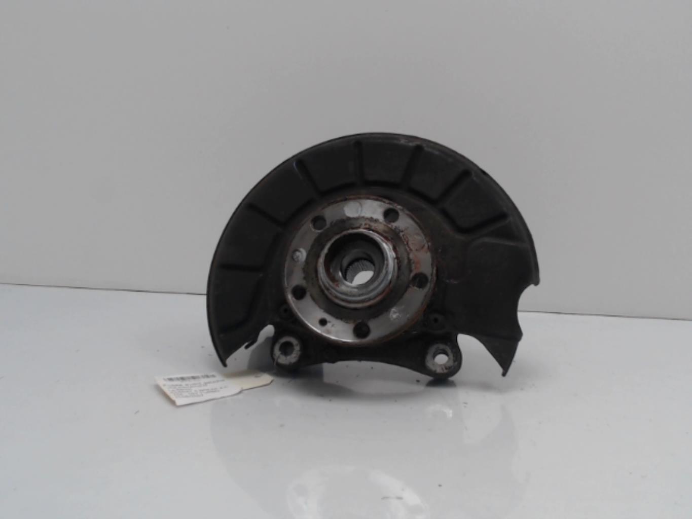 Fusee avant gauche VOLKSWAGEN PASSAT 5 BREAK  - 1