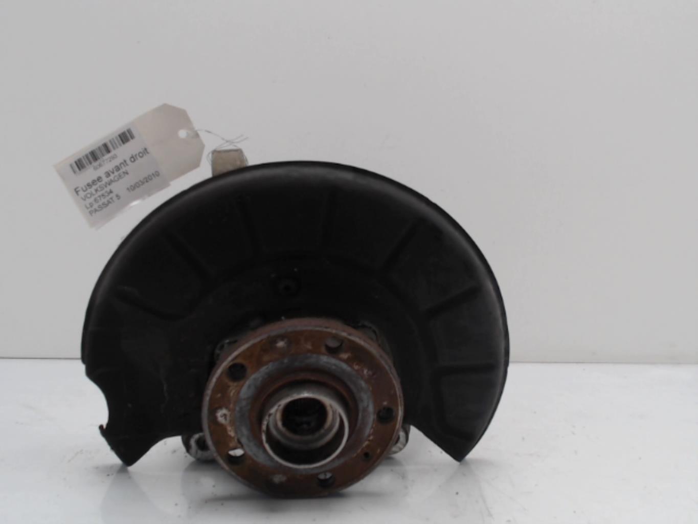 Fusee avant droit VOLKSWAGEN PASSAT 5  - 1