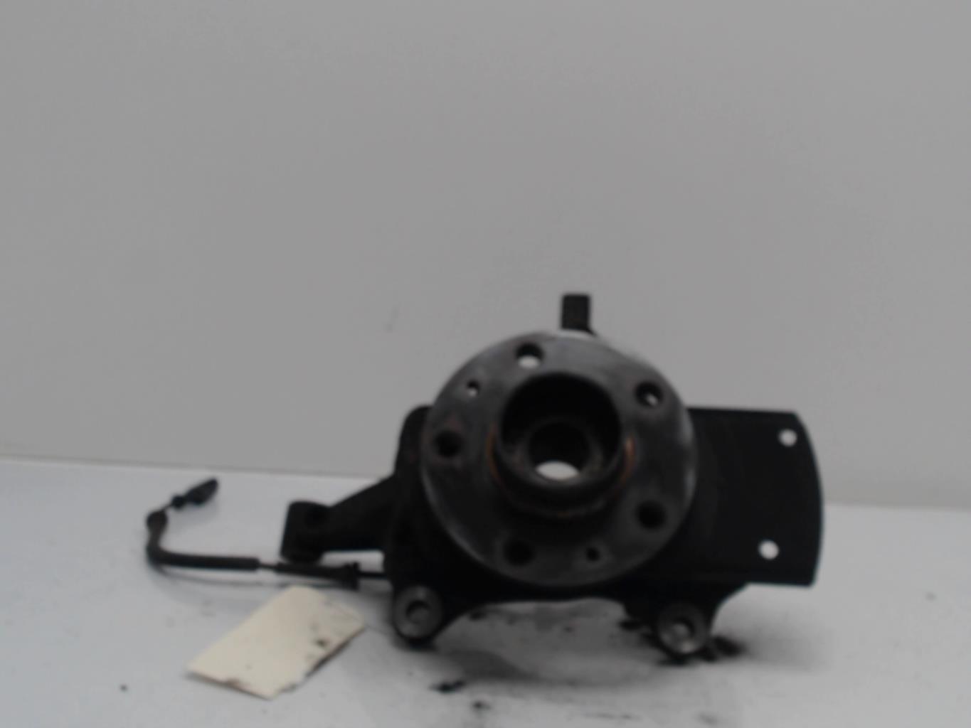 Fusee avant gauche RENAULT TRAFIC 3  - 1