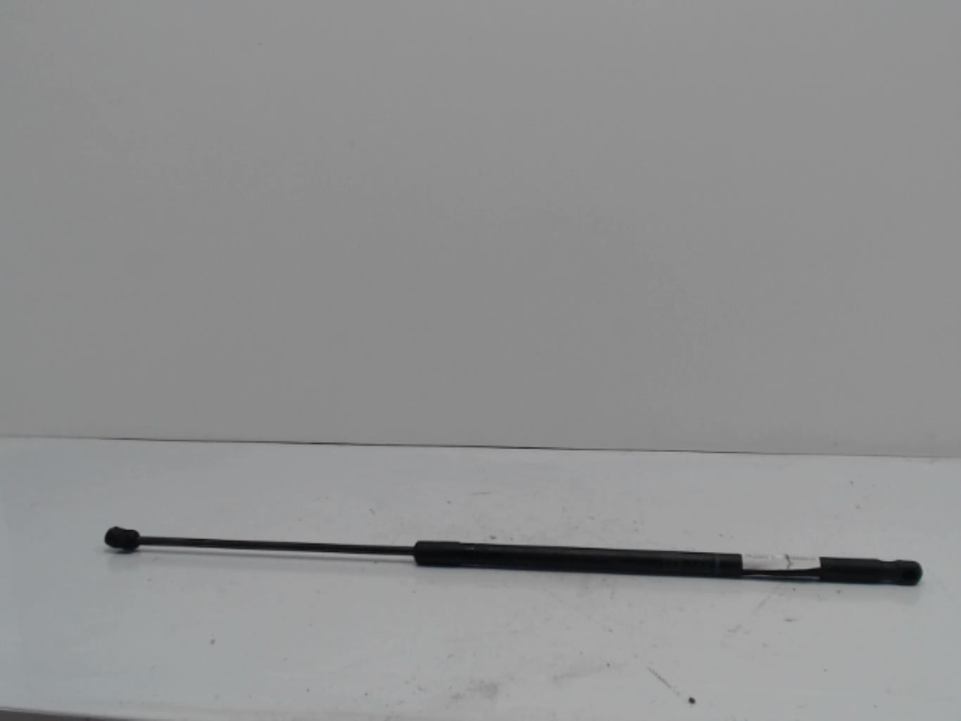 Verin de capot VOLKSWAGEN PASSAT 5  - 1