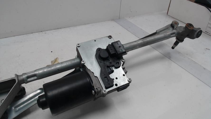 Moteur essuie glace avant -...