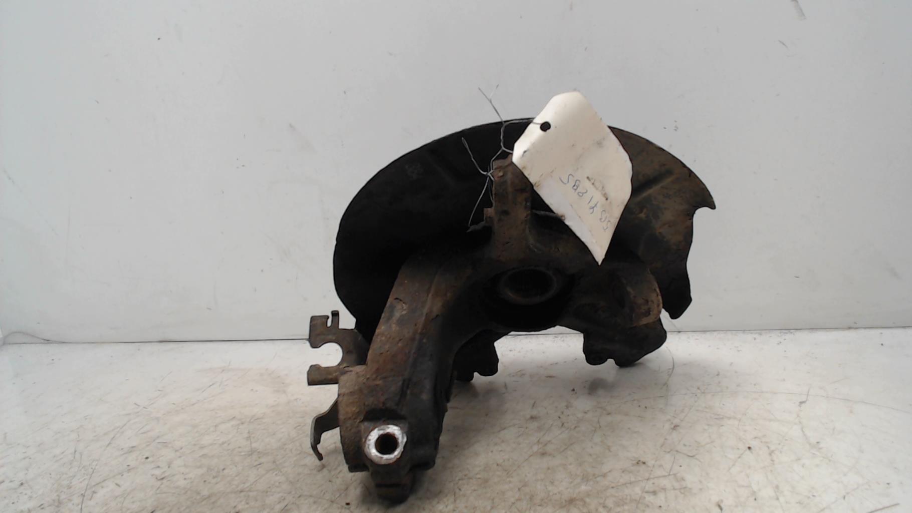 Fusee avant droit VOLKSWAGEN POLO 4 PHASE 2 Diesel - 1