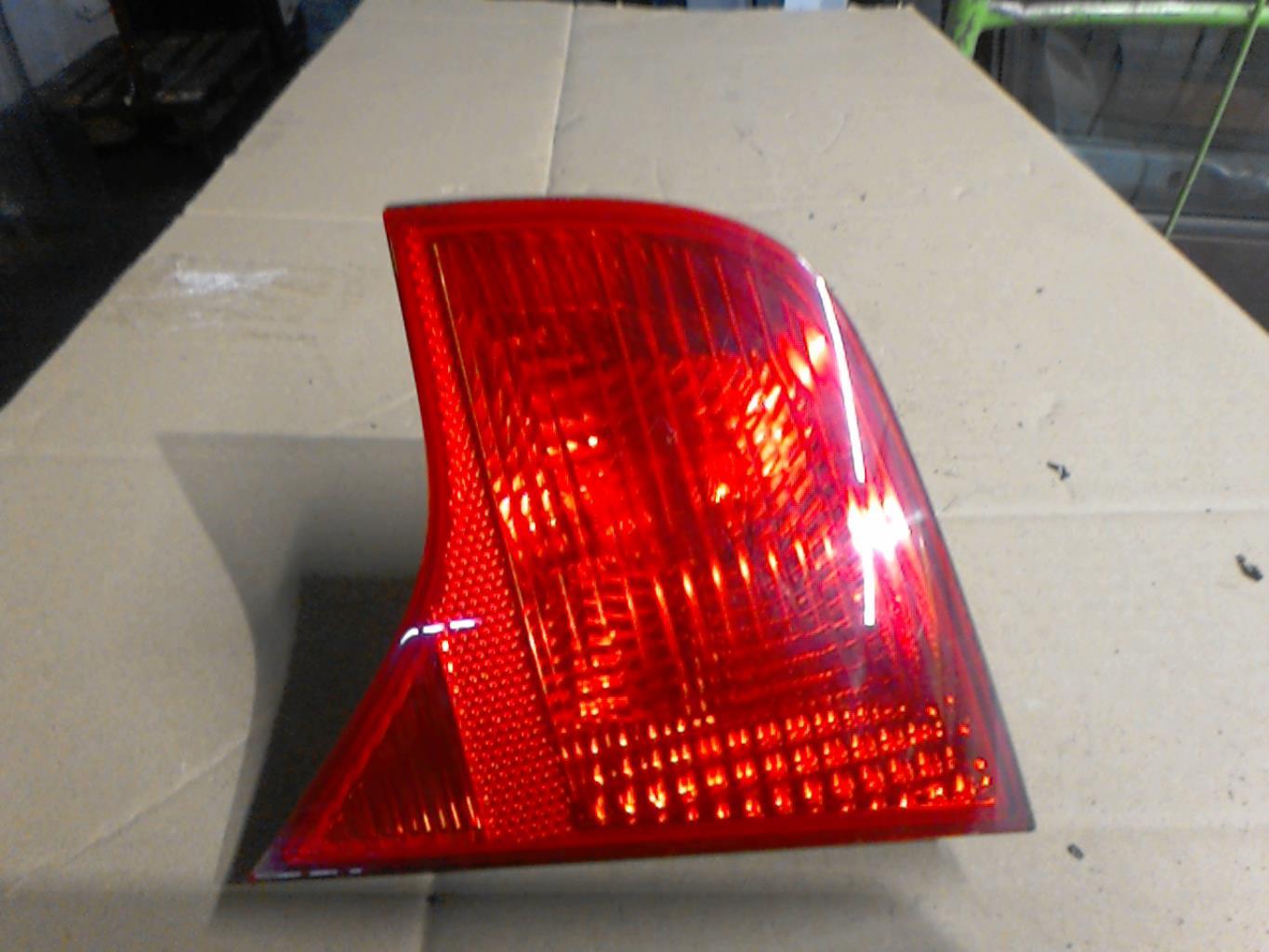 Feu arriere secondaire droit (feux) AUDI A4 2 PHASE 2 Essence - 1