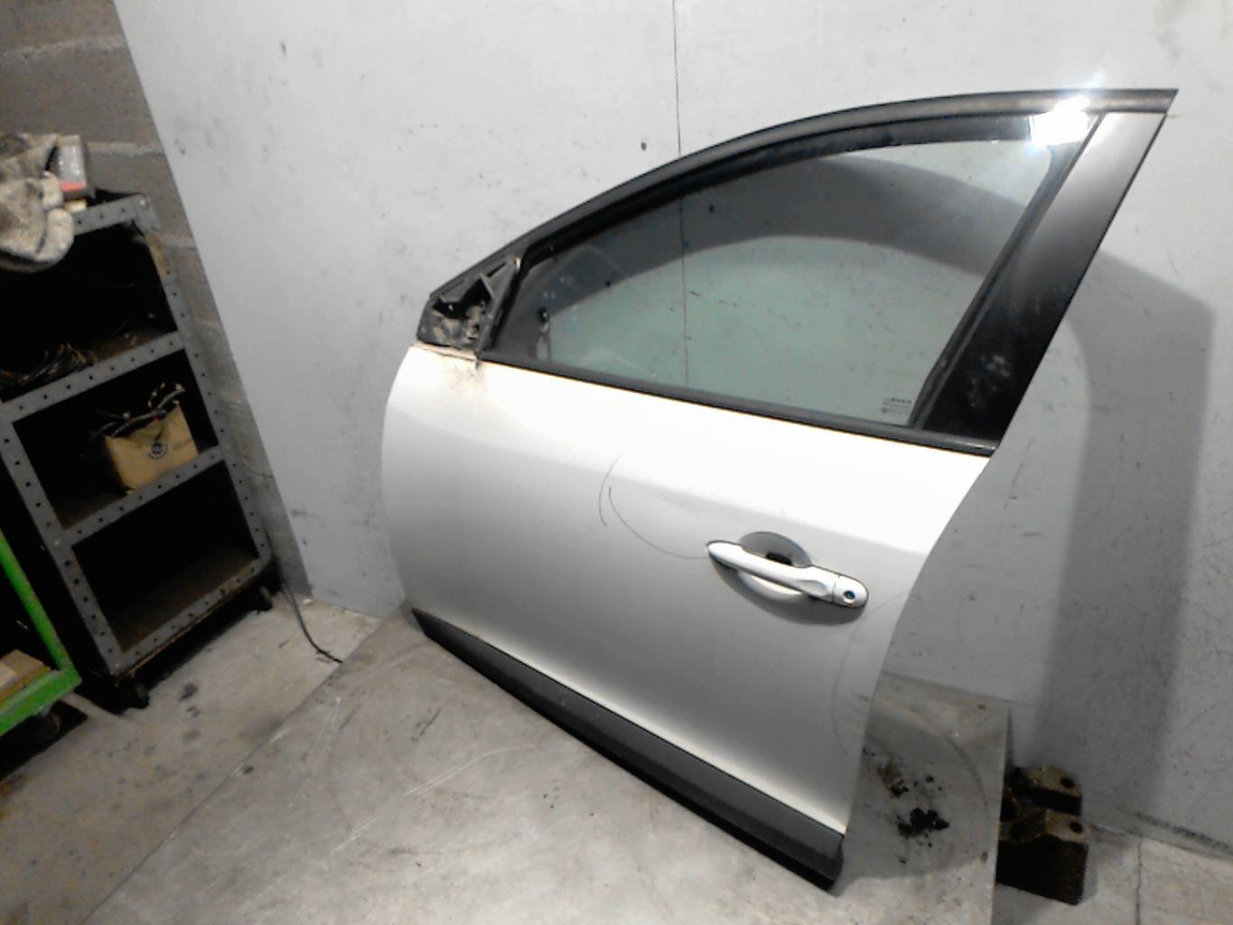 Porte avant gauche RENAULT MEGANE 3 PHASE 1 Diesel - 1