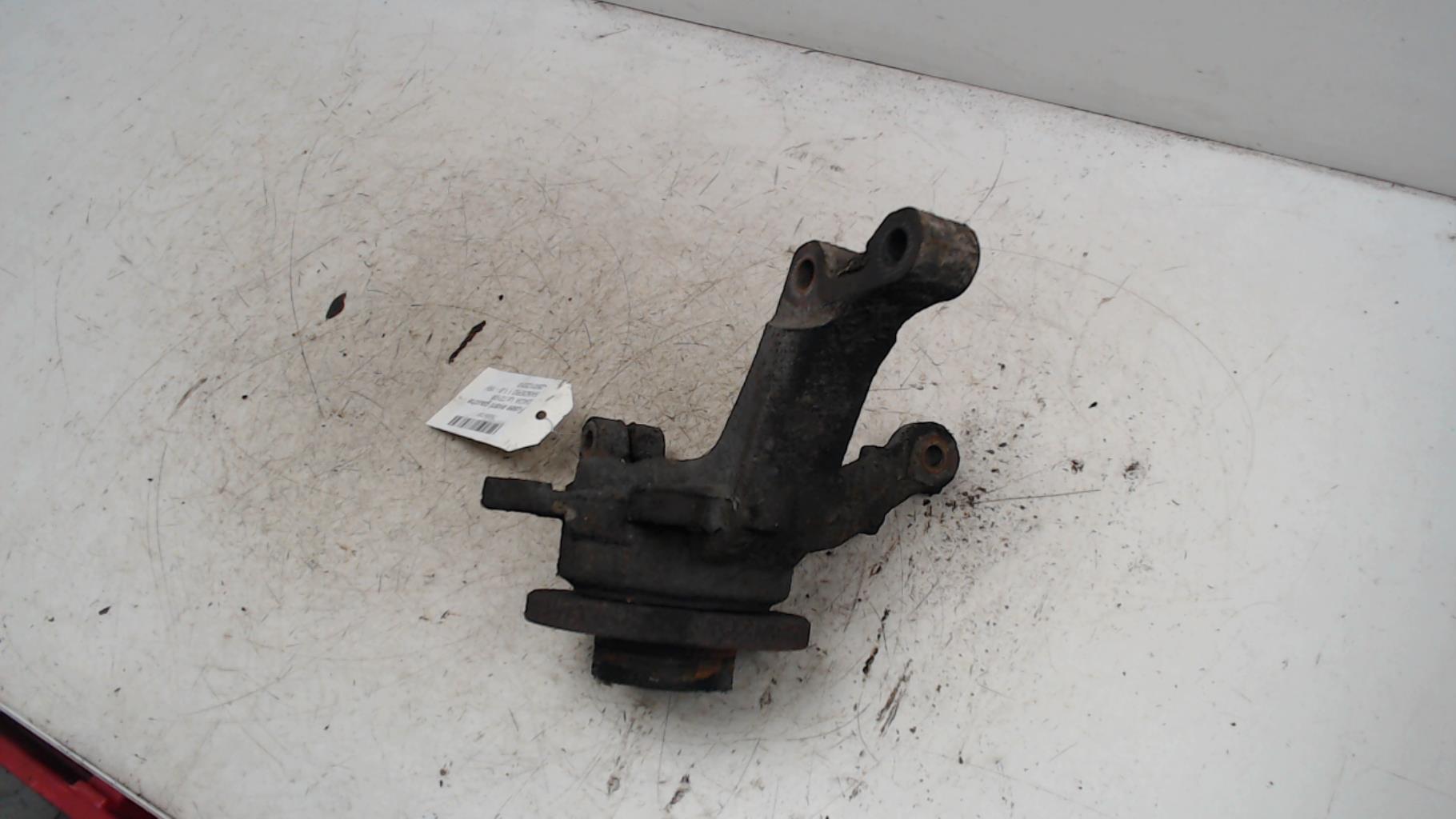 Fusee avant gauche DACIA SANDERO 1 Essence - 1