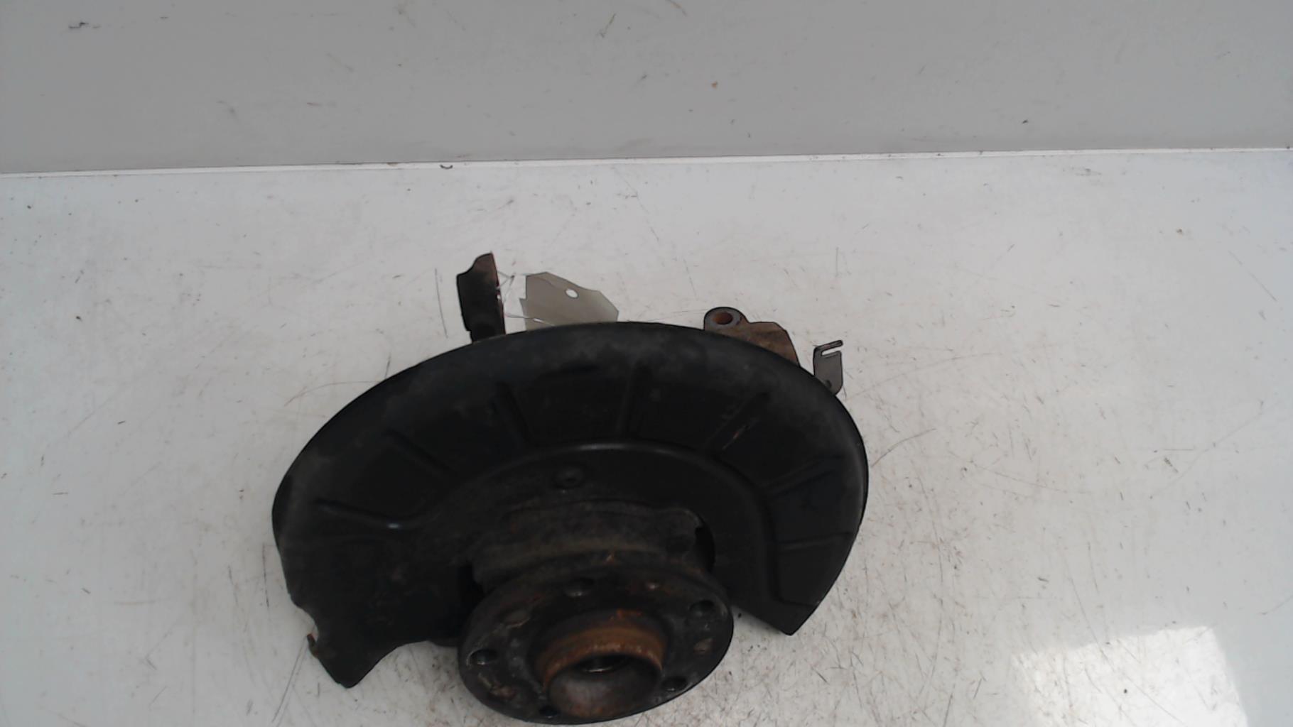 Fusee avant droit VOLKSWAGEN JETTA 3  - 1