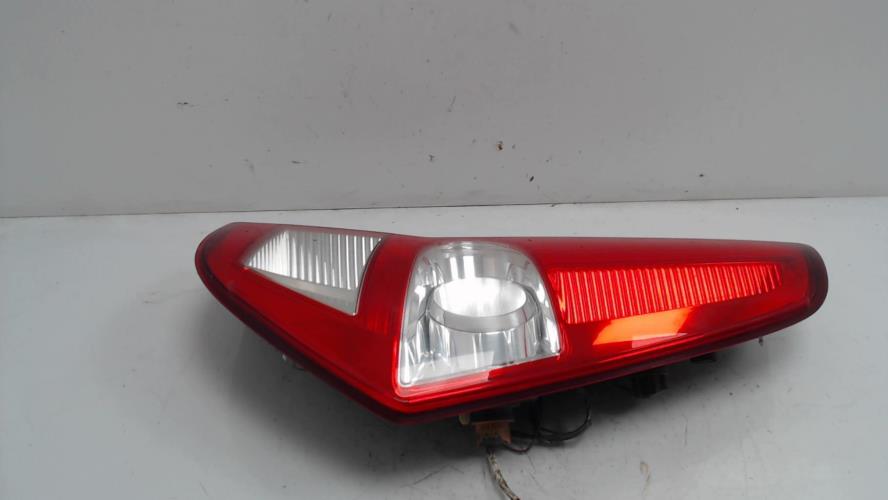 Feu arriere principal droit...
