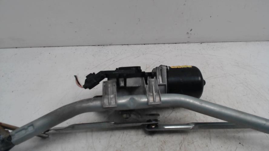 Moteur essuie glace avant -...