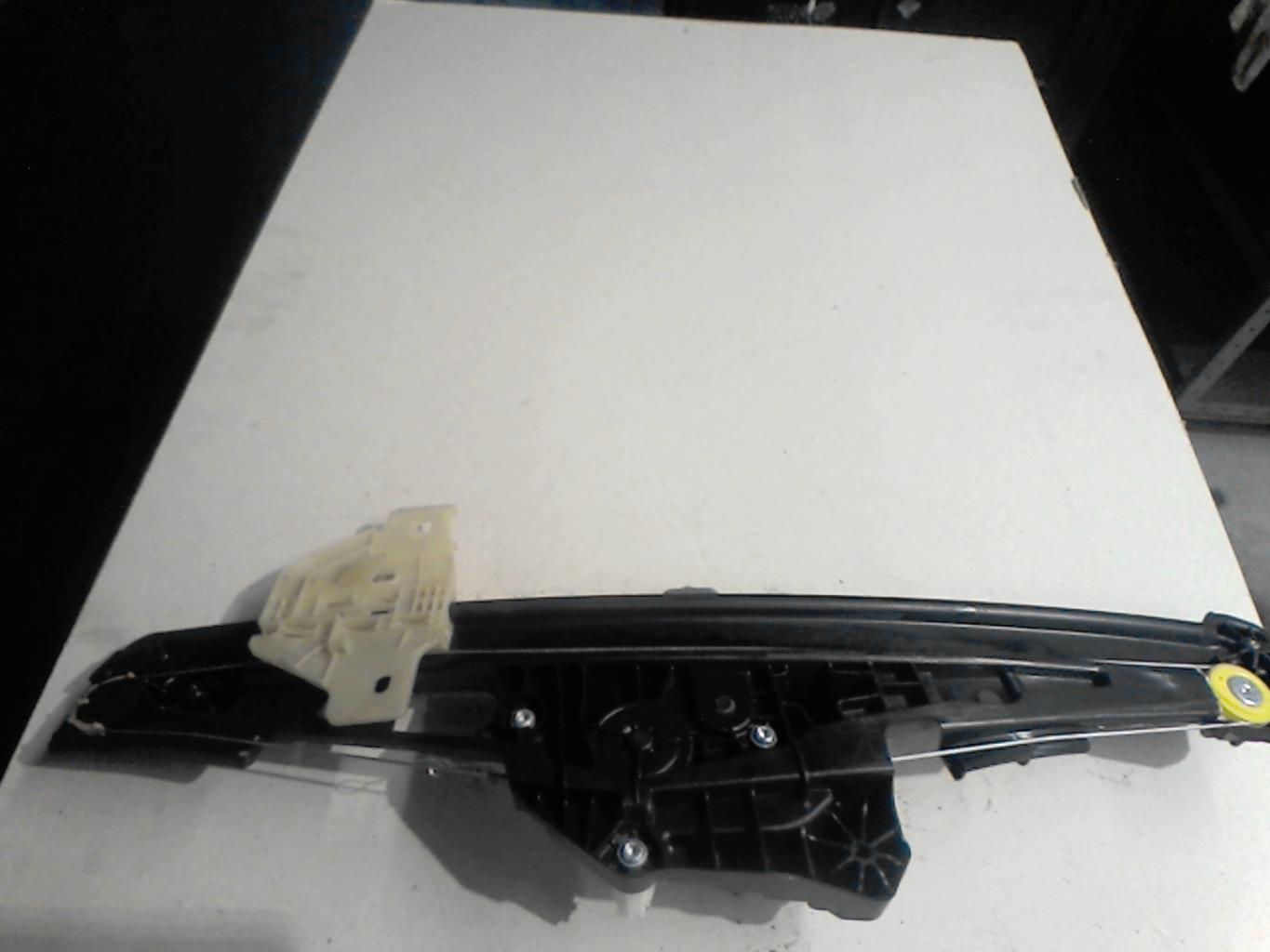 Leve vitre electrique avant droit RENAULT CAPTUR 2 Essence/GPL - 1