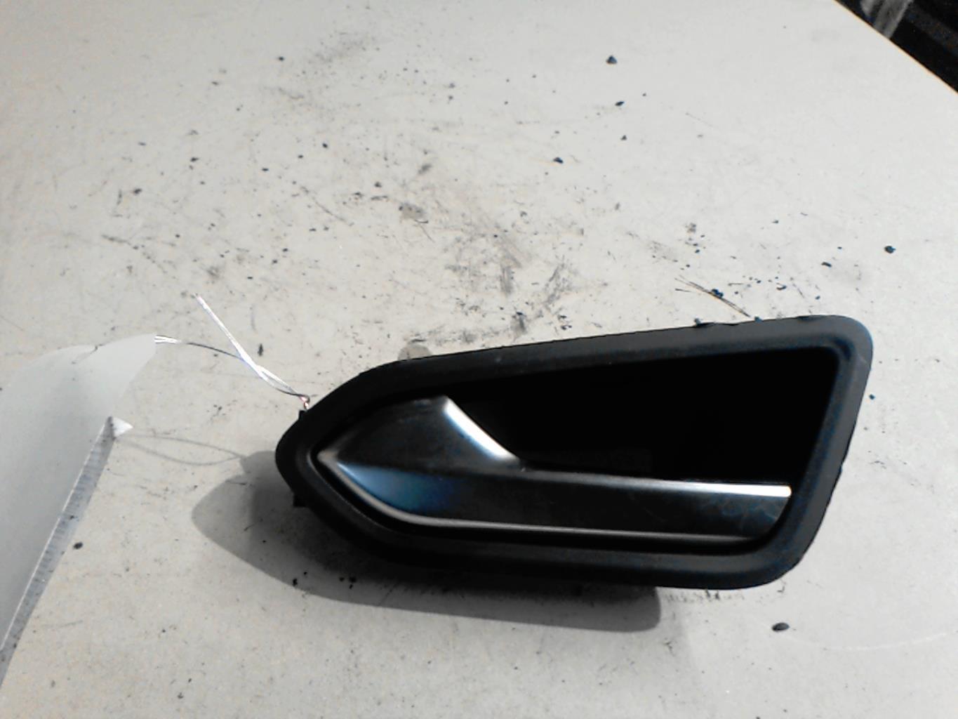 Poignee interieur arriere droit RENAULT CAPTUR 2 Essence/GPL - 1