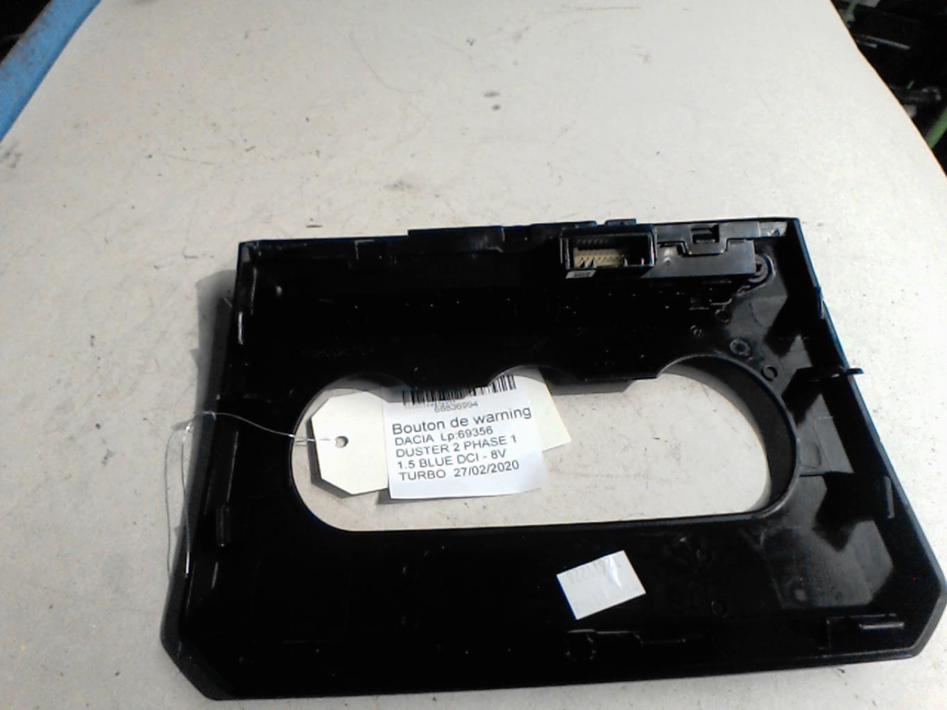 Bouton de warning DACIA DUSTER 2 PHASE 1 Diesel - 1