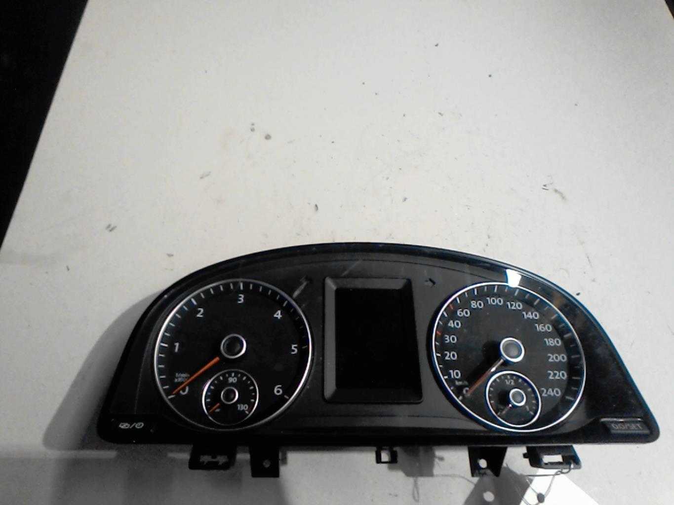 Compteur VOLKSWAGEN TOURAN 2 Diesel - 1
