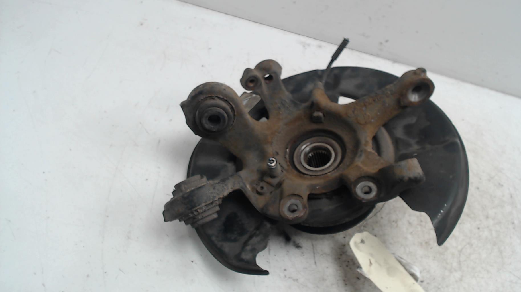 Fusee arriere gauche BMW SERIE 1 E87 PHASE 2  - 1