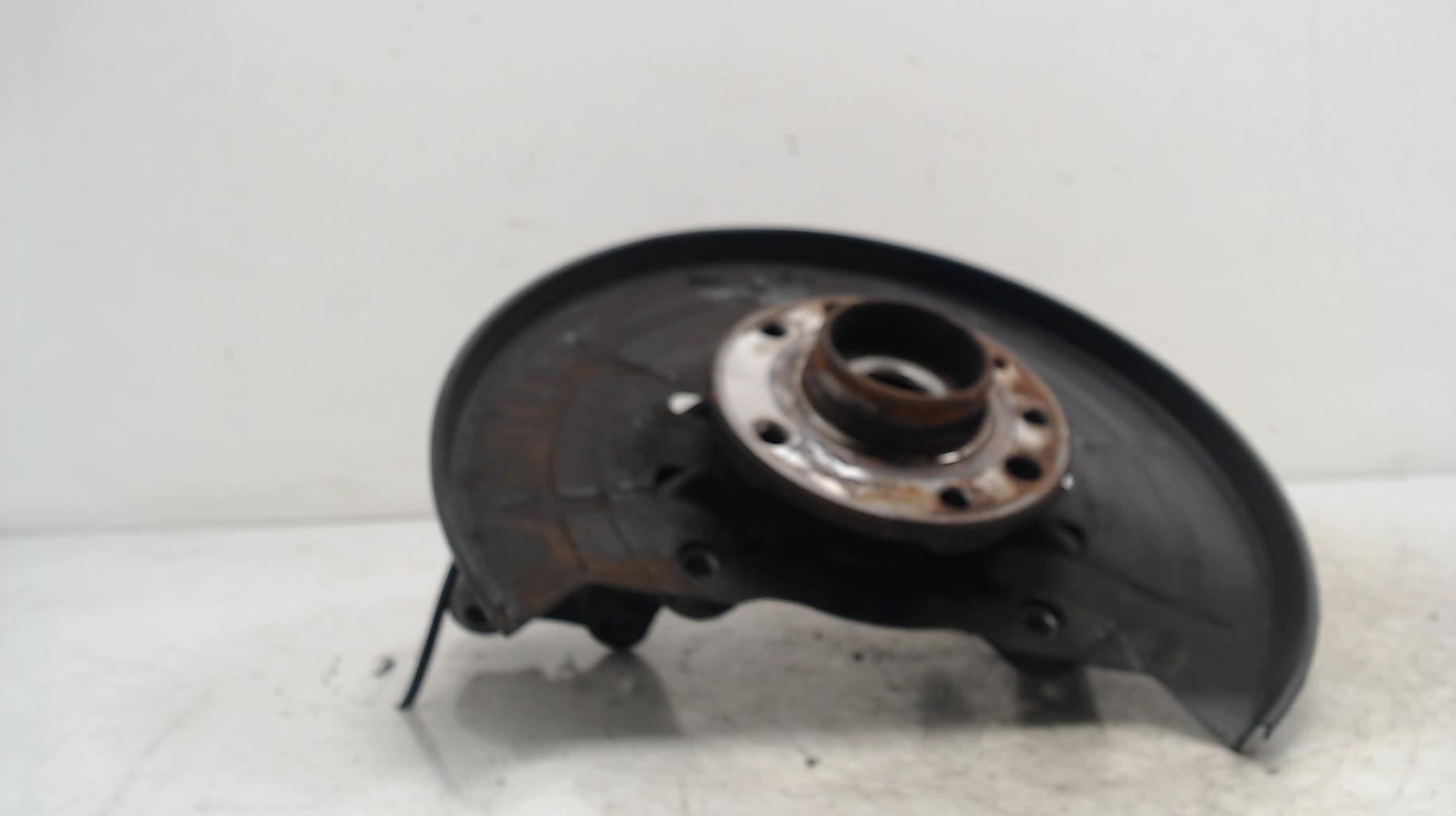 Fusee avant droit OPEL MERIVA B PHASE 1 Diesel - 1