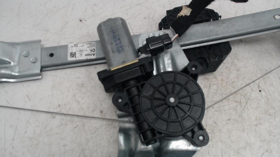 Leve vitre electrique avant...