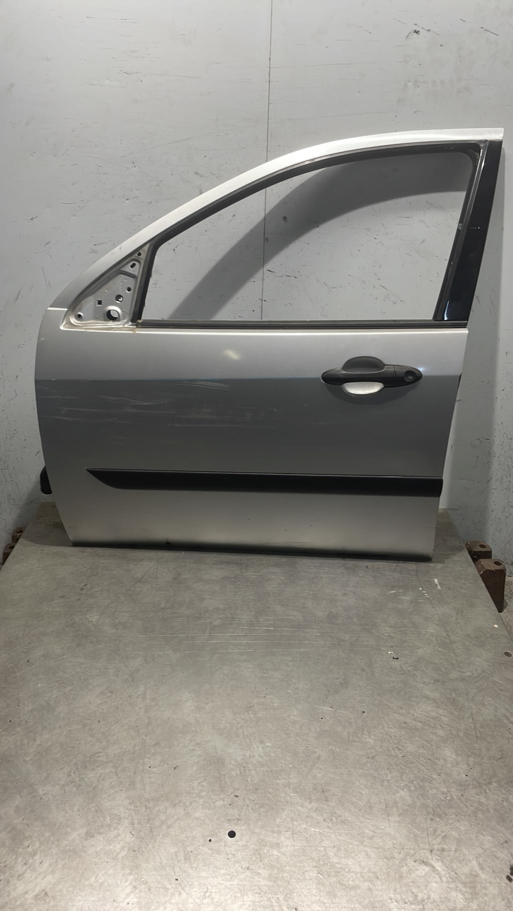 Porte avant gauche FORD FOCUS 1 BREAK Diesel - 1