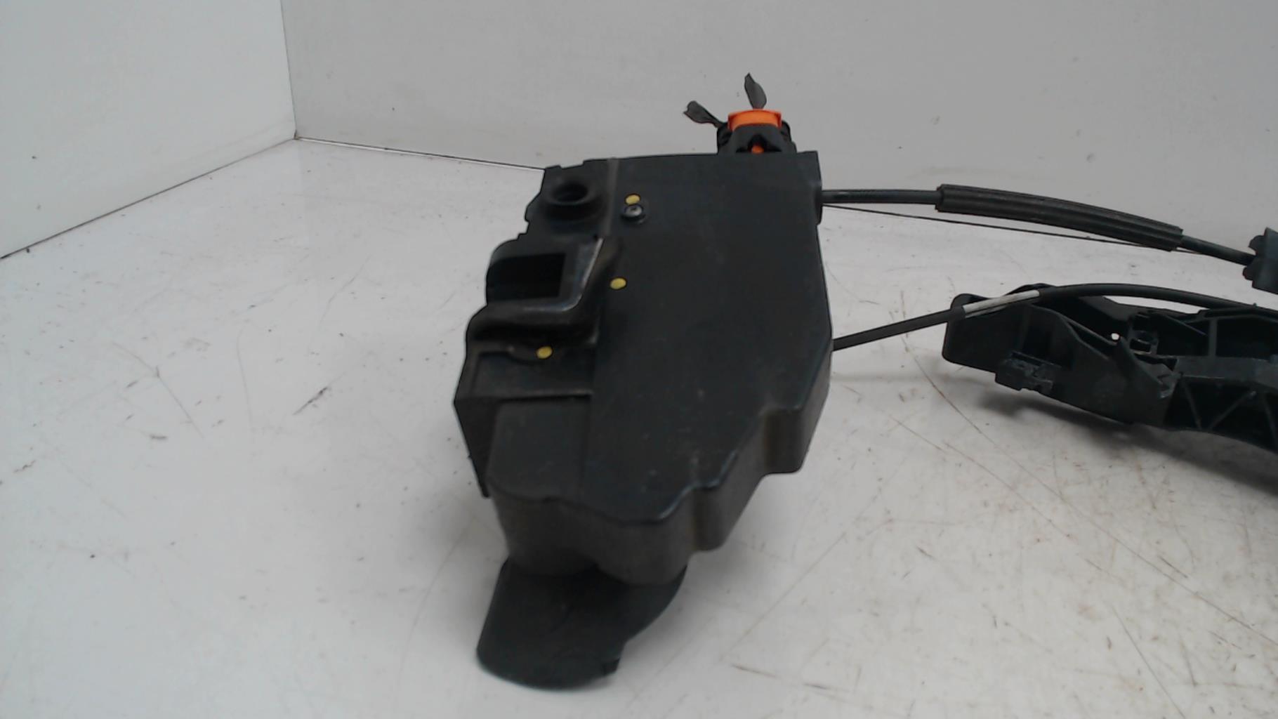 Serrure avant droit PEUGEOT 308 2 PHASE 1 Diesel - 1