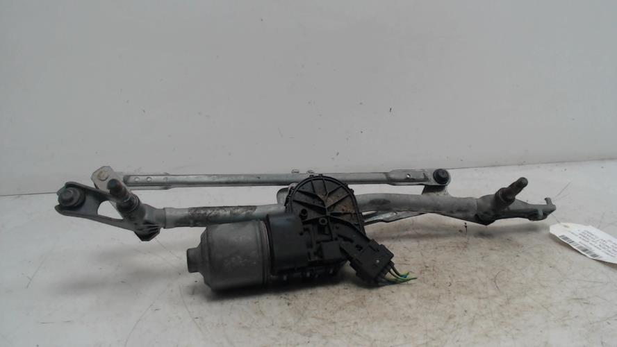 Moteur essuie glace avant -...