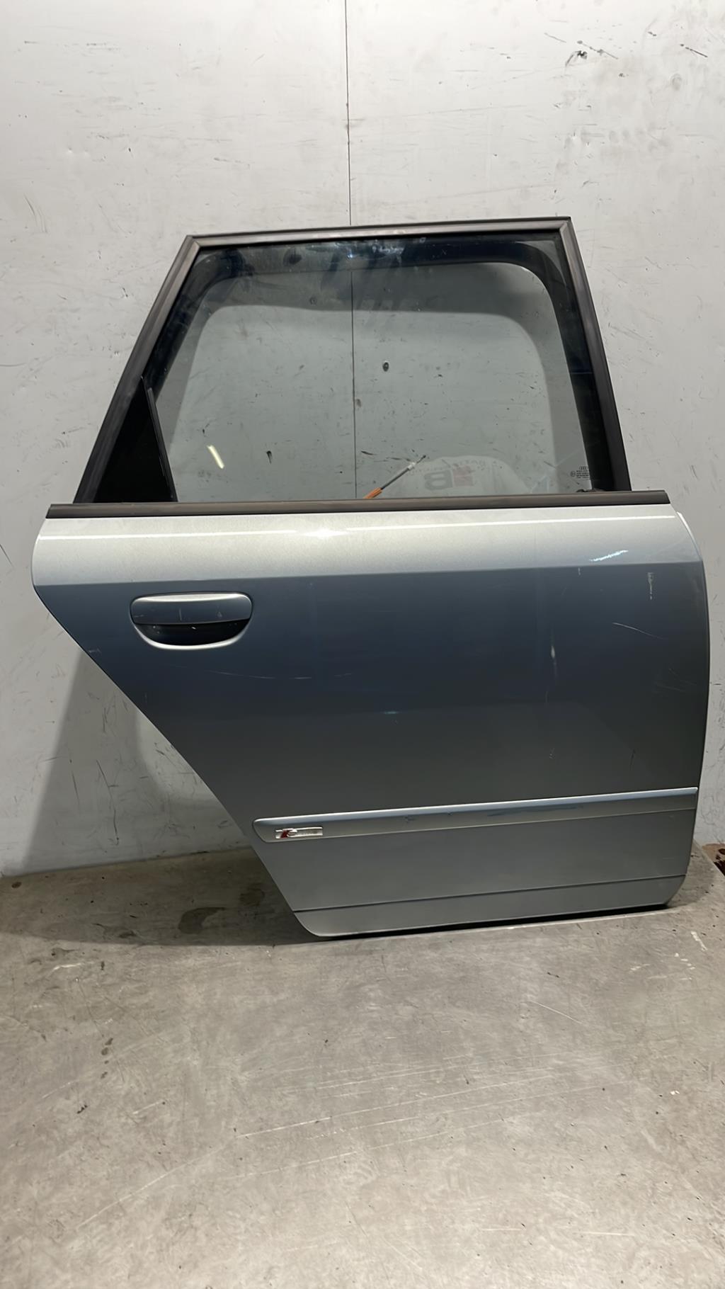 Porte arriere droit AUDI A4 2 AVANT PHASE 1 BREAK Diesel - 1