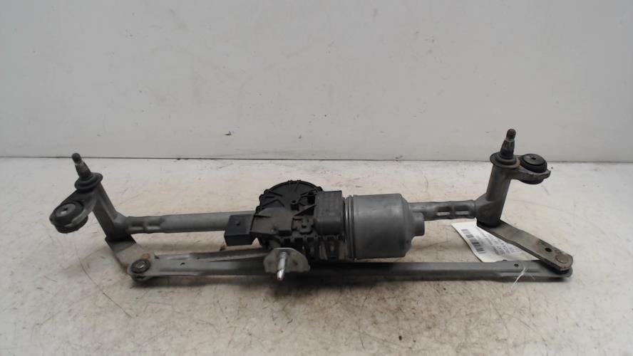 Moteur essuie glace avant -...