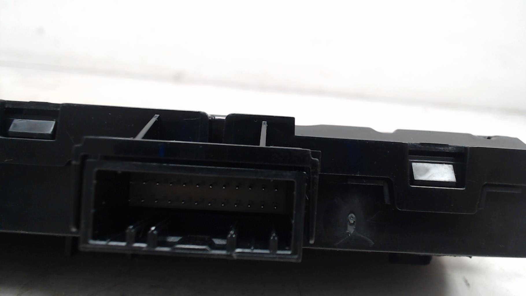 Bouton de warning RENAULT MASTER 3 PHASE 3  - 1