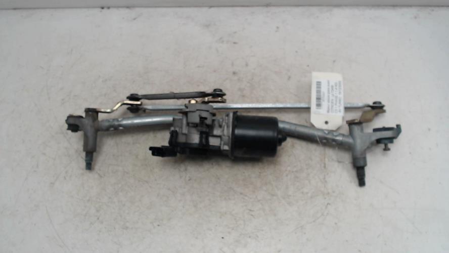 Moteur essuie glace avant -...